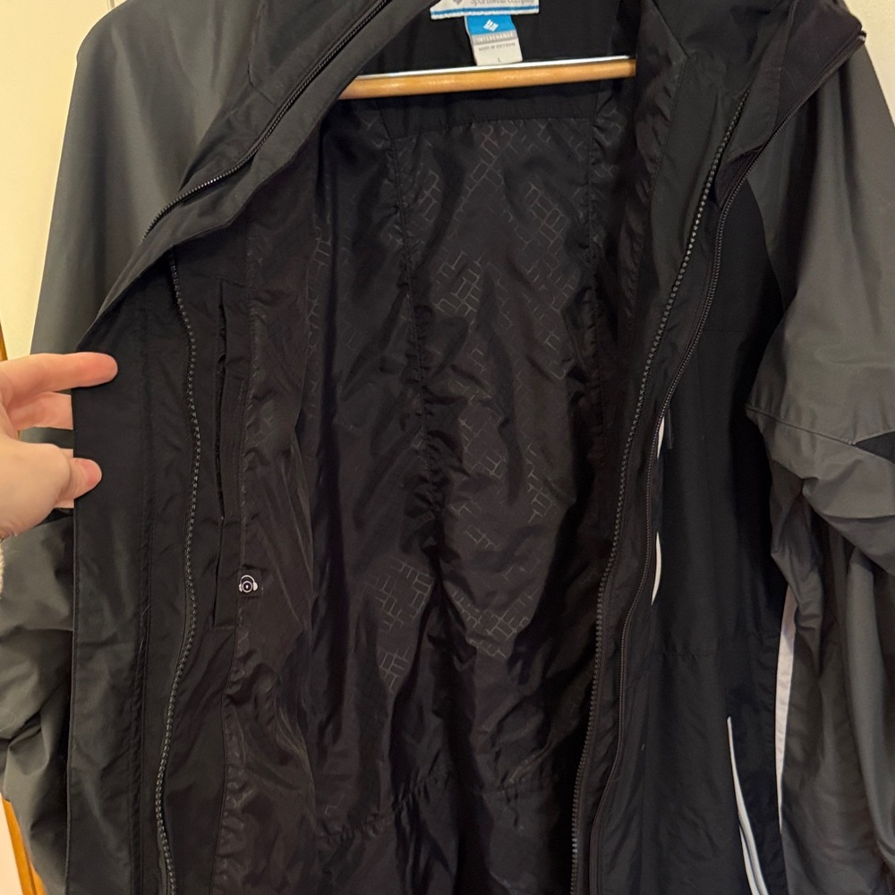 Columbia Interchange Men's Performance Jacket in Black and Gray - Picture 6 of 7